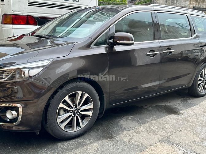 Kia Sedona 2017 phiên bản đặc biệt 2 cửa sổ trời 