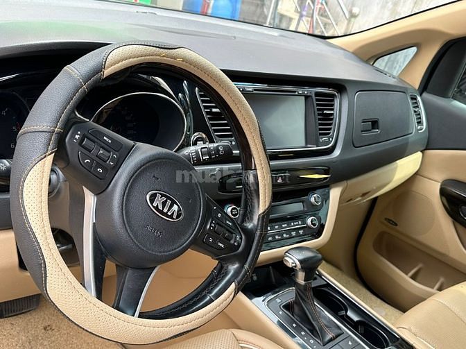 Kia Sedona 2017 phiên bản đặc biệt 2 cửa sổ trời 