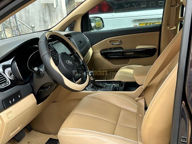 Kia Sedona 2017 phiên bản đặc biệt 2 cửa sổ trời 