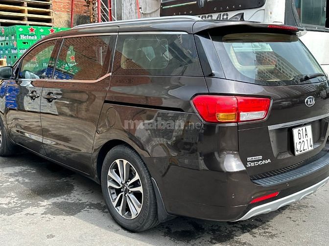 Kia Sedona 2017 phiên bản đặc biệt 2 cửa sổ trời 