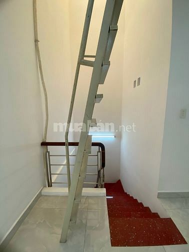 Cho thuê nguyên căn nhà mặt tiền 996 Cách Mạng Tháng TÁm Q.Tân Bình