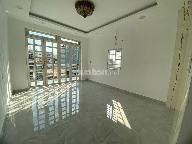 Cho thuê nguyên căn nhà mặt tiền 996 Cách Mạng Tháng TÁm Q.Tân Bình