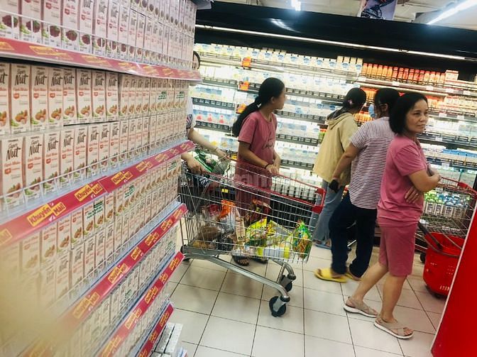 Tuyển gấp LDPT làm việc ở siêu thị dịp noel và tết 