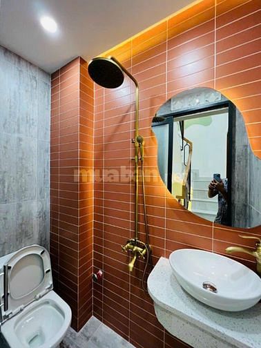 Bán gấp nhà hẻm ôtô chỉ 2,25 tỷ đường Nhiêu Tứ, Phường 7, Phú Nhuận. 