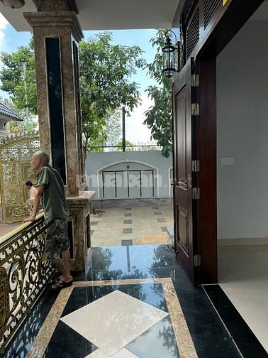 Căn biệt thự bán gia rẻ siêu ngộp moi người mua lấy Lộc đầu năm nha