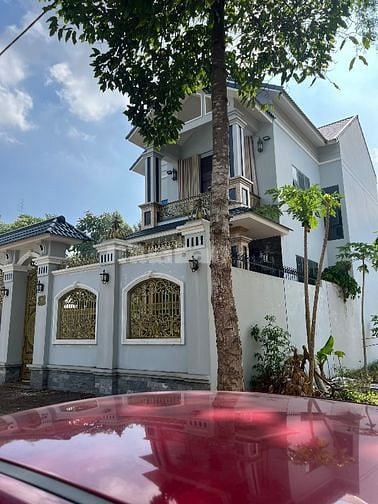 Căn biệt thự bán gia rẻ siêu ngộp moi người mua lấy Lộc đầu năm nha