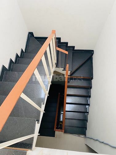 Nguyễn Tri Phương, Quận 10 - HXH 61m2 ngang 4.1m, 4 tầng cách MT 40m