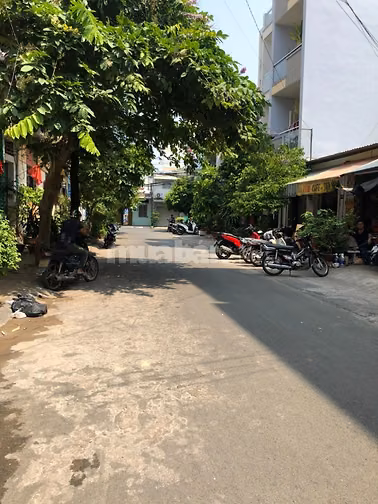 Cho thuê nhà hẻm xe hơi đường Lê Ngã, Phường Phú Trung, Quận Tân Phú