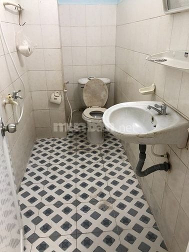 Cho thuê nhà hẻm xe hơi đường Lê Ngã, Phường Phú Trung, Quận Tân Phú