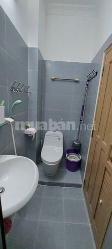 Bán nhà MT 5 tầng đường 30, P.6, Q.4,TPHCM