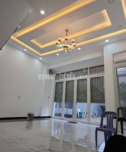 BÁN NHÀ ĐƯỜNG 33 P.BÌNH TRƯNG TÂY, Quận 2, DT 6x10m, 3.5 lầu, đường 6m