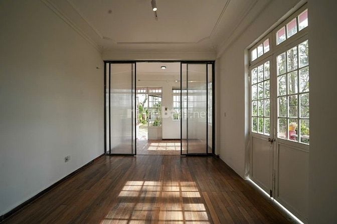 Nhà cho thuê đầu Khe Sanh, 5 phút đến Hồ Xuân Hương