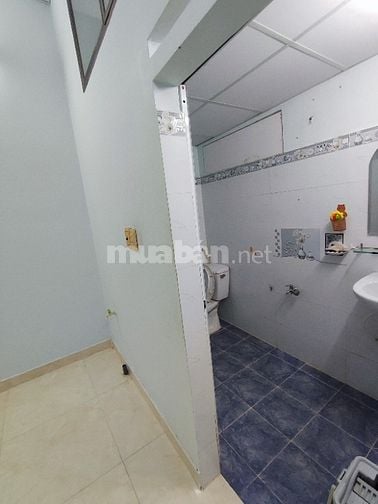 Nhà nguyên căn trong hẻm, diện tích 4x11m, tổng dt sử dụng 88m2, nở hậ