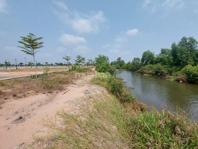 Chính chủ Lago Centro R19 - mặt tiền kênh sinh thái - giá 1,280 tỷ/80