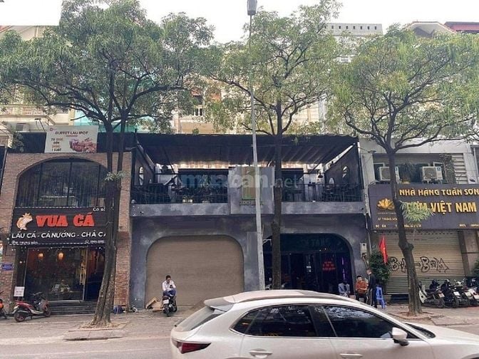 Nhà mặt phố Trung Hòa. Diện tích 145m2 xây 5 Tầng, mặt tiền rộng 6M