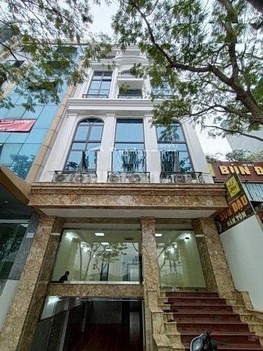 Nhà mặt phố Trung Hòa. Diện tích 145m2 xây 5 Tầng, mặt tiền rộng 6M