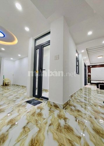 BÁN GẤP NHÀ ÂU DƯƠNG LÂN,P2,QUẬN 8 HẺM XE HƠI GIÁ 2TỶ900TR SỔ RIÊNG