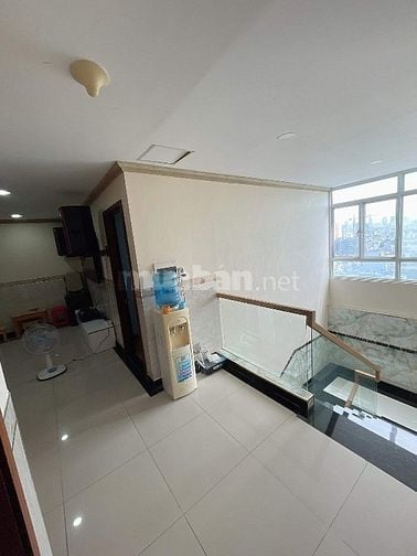 Bán căn Penthouse 230m 3 pn 4 toilét, Giai Việt P5Q8 