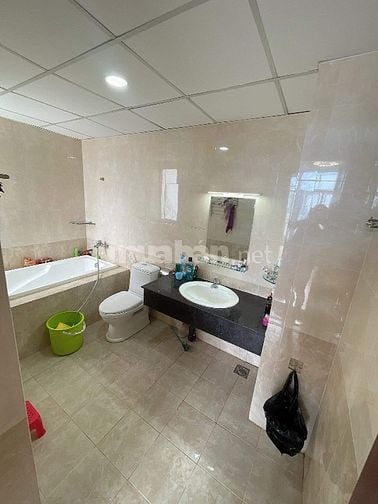 Bán căn Penthouse 230m 3 pn 4 toilét, Giai Việt P5Q8 