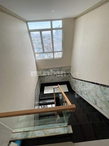 Bán căn Penthouse 230m 3 pn 4 toilét, Giai Việt P5Q8 