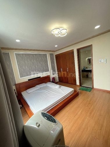 Bán căn Penthouse 230m 3 pn 4 toilét, Giai Việt P5Q8 