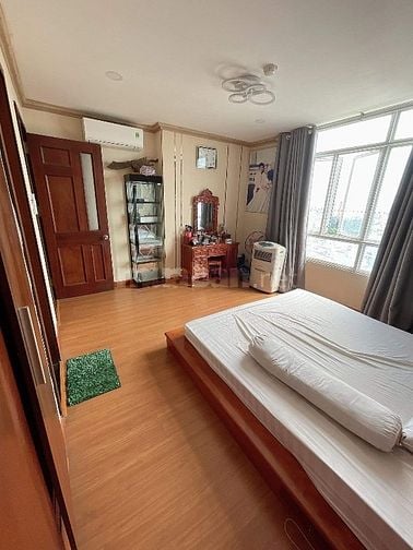 Bán căn Penthouse 230m 3 pn 4 toilét, Giai Việt P5Q8 