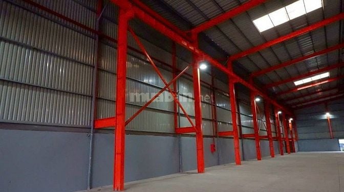 Kẹt tiền bán gấp nhà xưởng giá rẻ dt 21,2x80,2  Mt đg apđ27