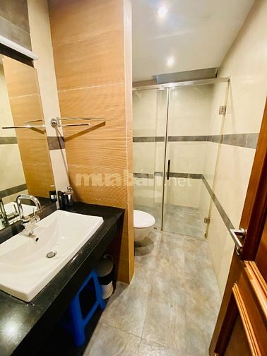 Cần cho thuê nhà vườn ở vùng lõi kđt Mễ trì hạ. Dt: 102m2. Mt: 8m