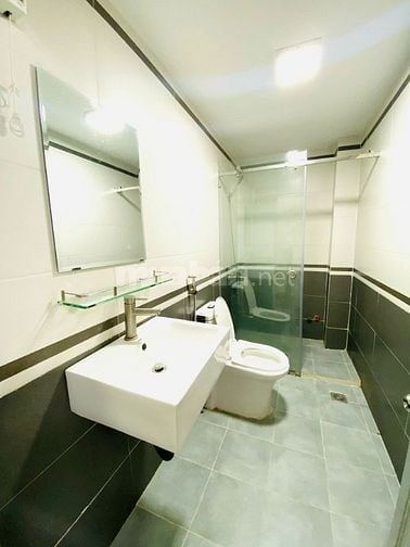 Chính chủ cho thuê phòng rộng nhà MT số 8 Tân Cảng, P.25, Bình Thạnh