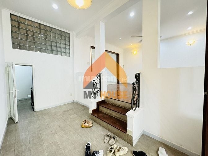  VILLA Q2 SAU METRO SIÊU ĐẸP VỪA SƠN SỬA NHƯ MỚI 6PN CHỈ 54CÁ