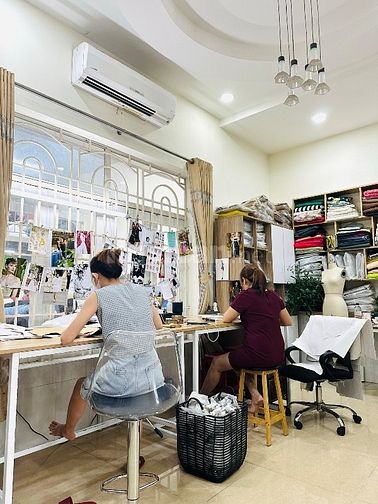 TUYỂN NHÂN VIÊN THIẾT KẾ RẬP THỜI TRANG MÁY TÍNH