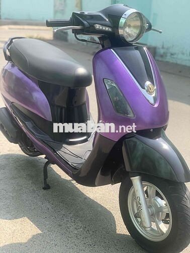 Alizabeth xe rất đẹp. máy êm ái thì thầm