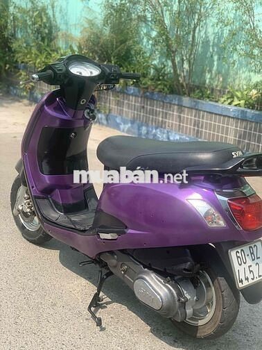 Alizabeth xe rất đẹp. máy êm ái thì thầm