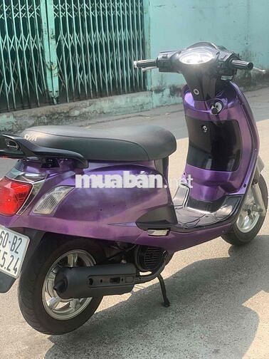 Alizabeth xe rất đẹp. máy êm ái thì thầm