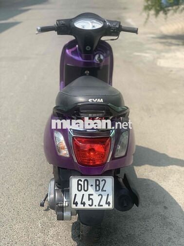 Alizabeth xe rất đẹp. máy êm ái thì thầm
