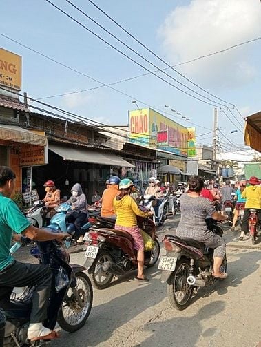 Bán nhà lầu đẹp hẻm xe hơi đường lê thị ngay SHR hoàn công 8*20m 4pn 