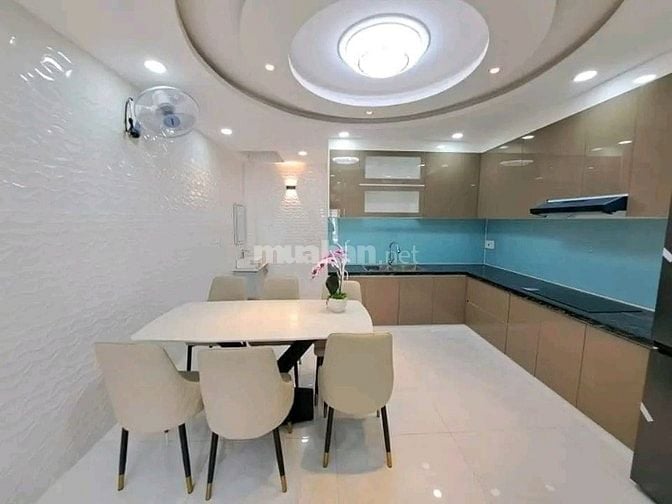 Cô Út bán nhà Hoàng Bật Đạt P15 Tân Bình giá 3tỷ200tr DT 56m2. Sổ sẵn