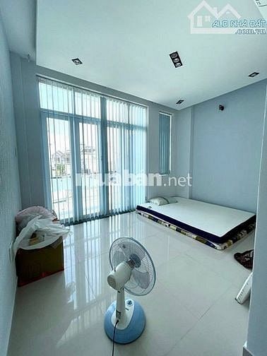 Bán nhà cho thuê Đường Trần Bình Trọng, Phường 3,Quận 5 chỉ 2,39tỷ