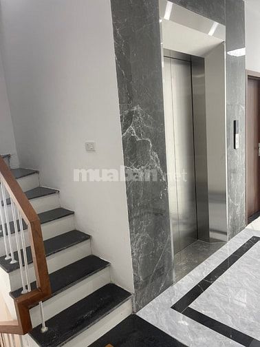 Chính chủ cho thuê cả toà nhà, phân lô khu Chùa Láng, Đống Đa, DT 61m2