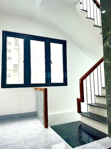 Chính chủ cho thuê cả toà nhà, phân lô khu Chùa Láng, Đống Đa, DT 61m2