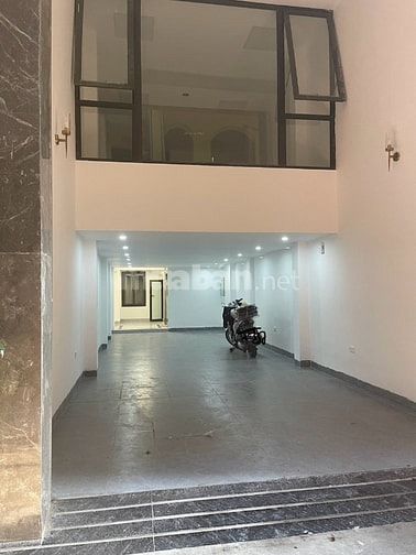 Chính chủ cho thuê cả toà nhà, phân lô khu Chùa Láng, Đống Đa, DT 61m2