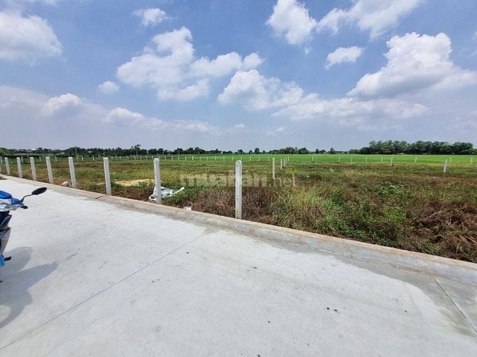 150m2 thổ cư. Đường bê tông. Dân đông. Ngay cổng KCN. 350tr 