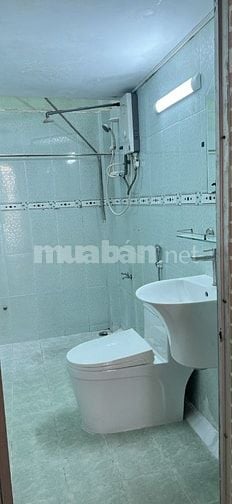 Nhà hẻm 6m cho thuê 81/56 năm châu ( gần chợ tân bình) giá 11tr