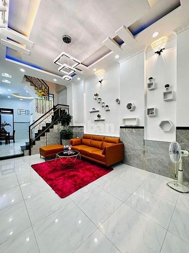 Bán gấp nhà Đ. Bàn Cờ, Q3, 62m2, SHR, gần chợ, Giá 1 Tỷ 450 - Hxh 