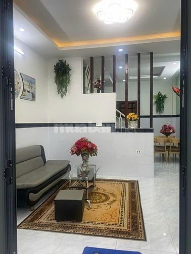 Cô Mai kẹt tiền bán lỗ nhà đường Hoàng Diệu, P.4, Quận 4,DT 35,7m2