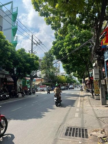 Mặt tiền âu dương lân p2q8 75m2 đất 2 lầu st giá tốt vị trí đẹp