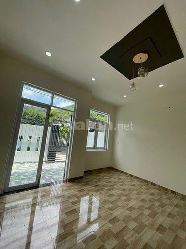 Nhà Đẹp đường Lê Thị Hà-Hóc Môn. DT 60m2. Giá 620 Triệu. Sổ Hồng Riêng