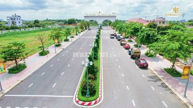 Cần bán lô đất nền MT Vành Đai 4 có DT 5mx 17m. Giá chốt 1tỷ6. SHR