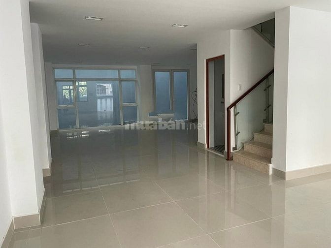 Bán tòa nhà 177 đường Hoa Lan - Phan Xích Long - DT: 8 x 18m Giá 55 tỷ