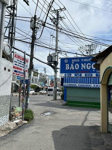 CƠ HỘI ĐẦU TƯ VÀNG - BÁN NHÀ MẶT TIỀN ĐƯỜNG THỚI TAM THÔN 11B, HÓC MÔN